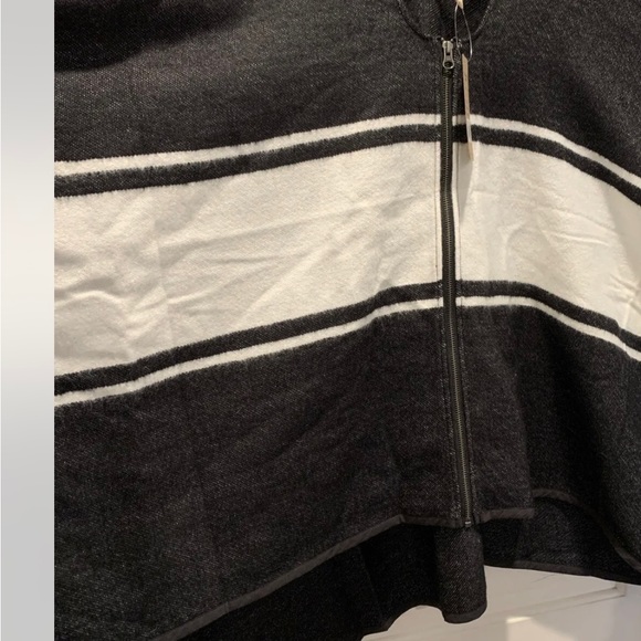 NWT- Michael Stars poncho - Picture 4 of 7